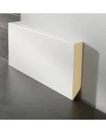 Fehér logoclic szegélyléc letisztult megjelenést biztosít laminált padlókhoz2600x17x100 mm-es méret beltéri alkalmazásra is ideál