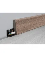 Az ellenálló logoclic márkájú szegélyléc alkalmas laminált padlókhoz260 cm hosszúságának köszönhetően nagyobb felületekhez p