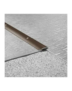 Logoclic burkolatváltó profil barna színben anyaga: pvc mérete: 100 x 3 x 0,45 cm rögzítés módja: csavarozás azonos színtű b