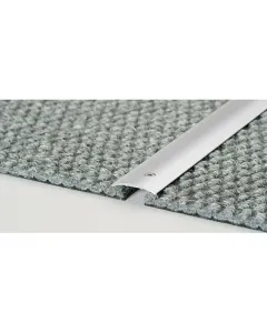 Logoclic burkolatváltó profil ezüst színben anyaga: eloxált alumínium mérete: 270 x 3 x 0,3 cm rögzítés módja: csavarozás azon