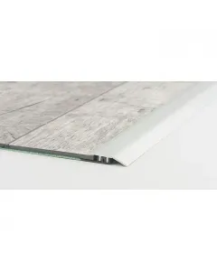 Logoclic burkolatváltó profil ezüst színben anyaga: eloxált alumínium, mérete: 90 x 3,4 x 0,6 cm rögzítés módja: bepattintás