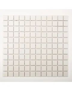 Matt fehér quadrat mozaik csempe természetes kőből stílusos burkolatokhoza 2,5 x 2,5 cm méretű elemek precíz illeszkedést biztosít