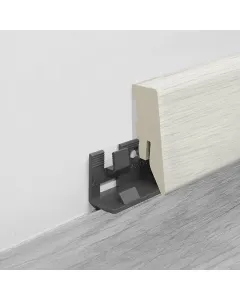 A logoclic márka szegélyléc megoldása esztétikus lezárást ad a laminált padlóhoztelepítése gyors, egyszerű, szerelőkapcsokkal m