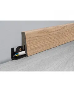 Logoclic márkájú szegélyléc soft oak árnyalatban, szegélyléc laminált padlóhozmérete 260 x 5,8 x 1,8 cm többféle szobaméret es