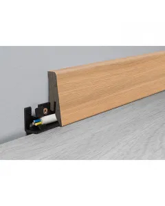 Sunset oak árnyalatban kínált logoclic szegélyléc harmonikusan illeszkedik laminált padlókhozalacsony vízfelvételének köszönhet�