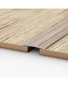 Logoclic burkolatváltó profil anyaga: eloxált alumínium mérete: 100 x 3,8 x 0,25 cm színe: szürke tölgy, rögzítés módja: ragasz