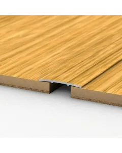 Logoclic burkolatváltó profil anyaga: eloxált alumínium mérete: 100 x 3,8 x 0,25 cm színe: világos tölgy, rögzítés módja: raga