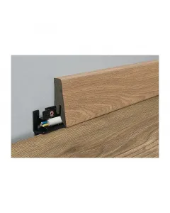 Logoclic aquaprotect szegőléc piton oak dekorral mérete: 2600 x 18 x 58 mm o.r.c.a. nedvességálló technológia rejtett kábelvezetés