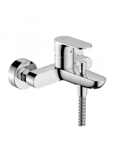 A hansgrohe márkájú kádtöltő csaptelep modern egykaros kialakítást kapottkönnyen felszerelhető falra, megkönnyítve a fürdőszob