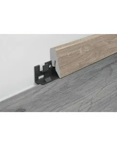 Logoclic k40c szegőléc esperia tölgy dekorral mérete: 2600 x 40 x 19 mm könnyen felszerelhető tartós és hosszú élettartamú rej